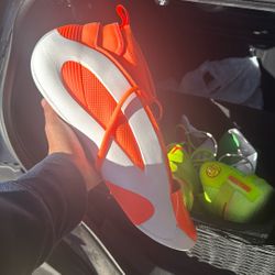 Harden Vol. 8 White Orange Sample/PE Size 13.5