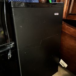 Haier Compact Refrigerator 