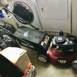 BRAND NEW Condition Craftsman Lawn Mower Self Propelled