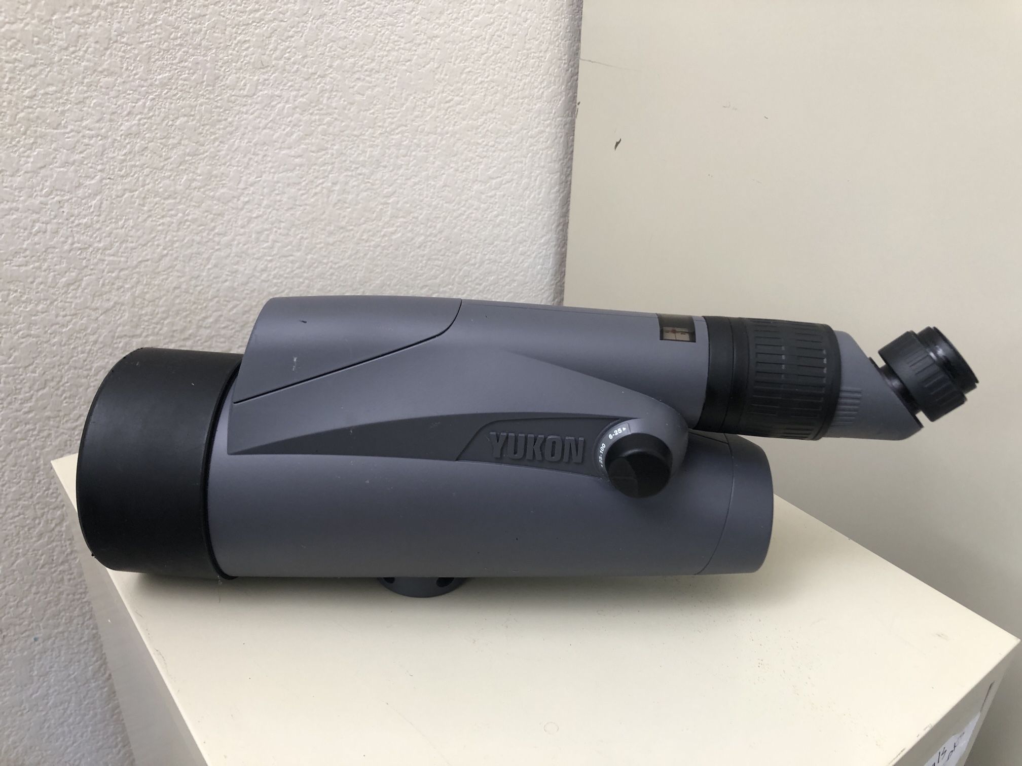 YUKON Angled Dual Spotting Scope 6-25x25mm 25-100x100mm