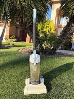 Black & Decker upright vacuum