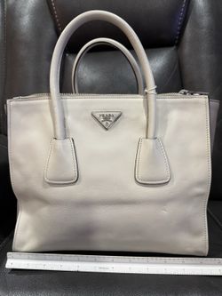  𝐏𝐫𝐚𝐝𝐚  White And Gray. Calfskin City Tote. 