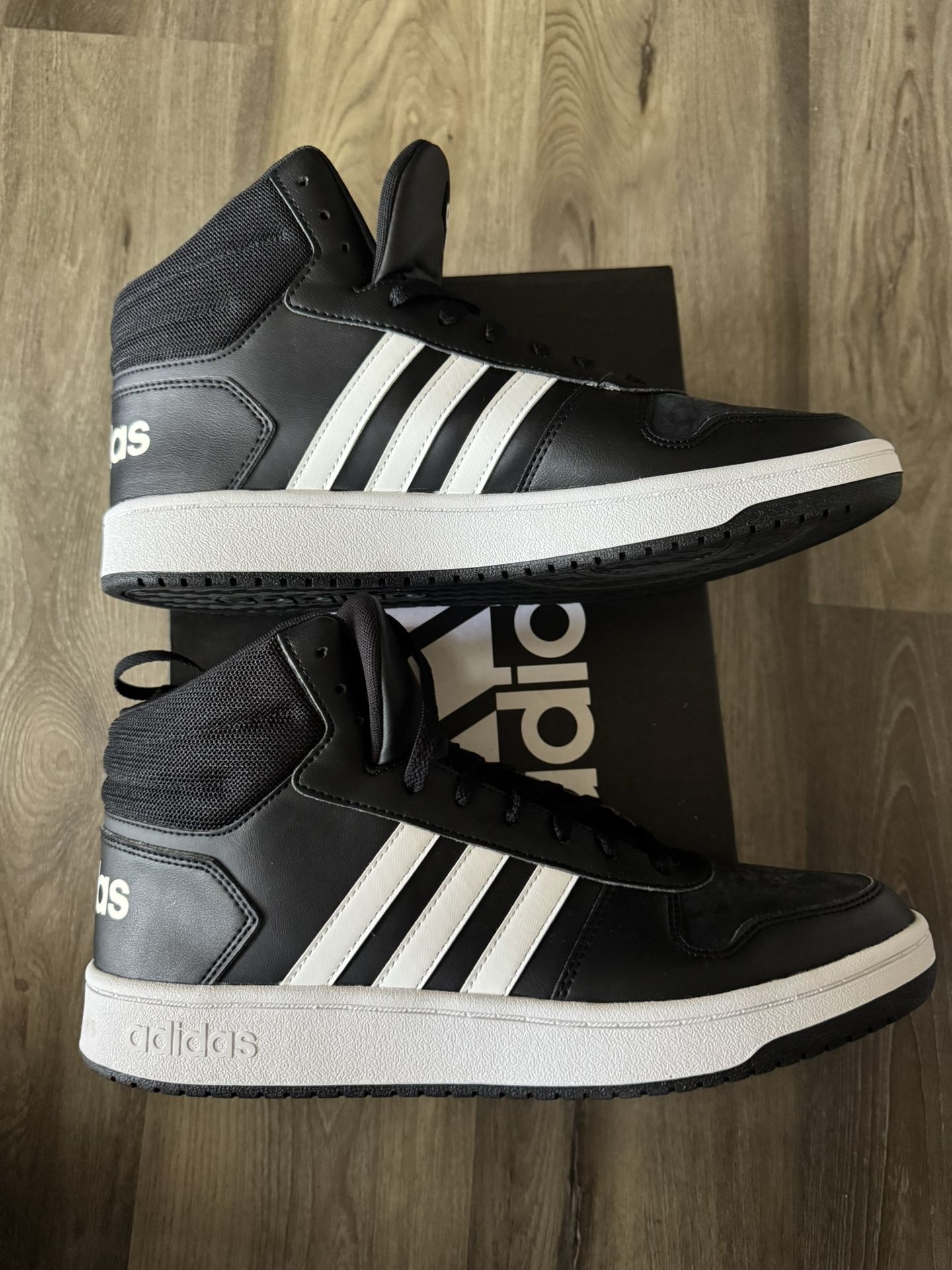 Adidas Men’s Hoops 2.0 MID