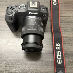 Camera Canon EOS R8