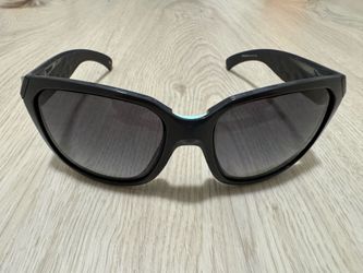 Oakley Women’s Rev Up Sunglasses in excellent condition