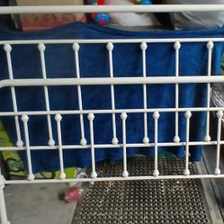 QUEEN SIZE BED FRAME