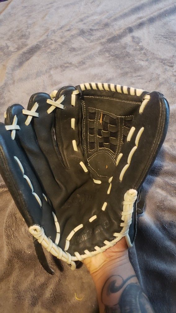 Mizuno GSH 1403 14 inch Professional Model LHT Softball Glove - Black 