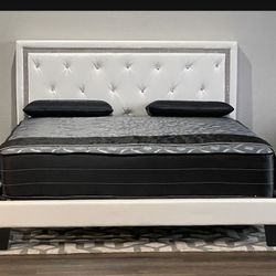 Brand New White King Size Diamond Leather Platform Bed frame With New Mattress/Fast Delivery