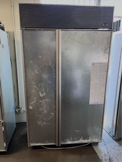 🔥 SUB-ZERO 48” BUILT-IN REFRIGERATOR/FREEZER – $4,000 🔥