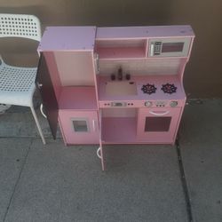 kids kitchenette 