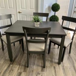 (New) Kitchen Table With Four Matching Chairs..(Check Out My Profile) $300 5pc Set 
