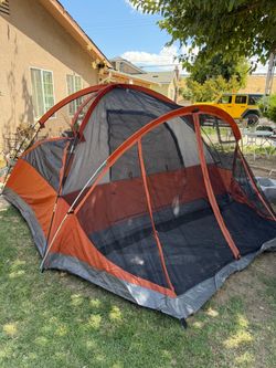 4 person Evanston screened tent