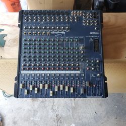 Yamaha MG166cx Mixing Console