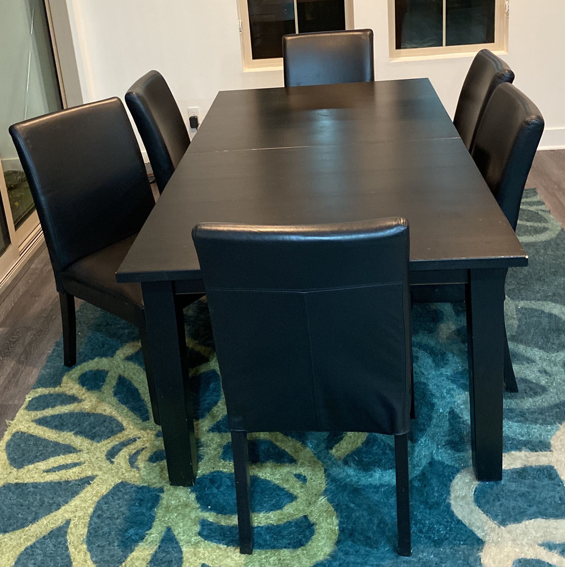 Dinning table and 6 chairs