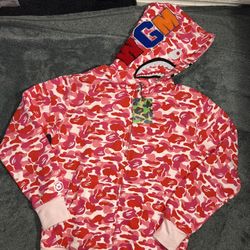 Pick Bape Shark Hoodie Size (M)