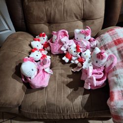 Hello Kitty Purse And Plushies 