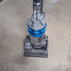 Dyson Dc 14 Vacuum Cleaner