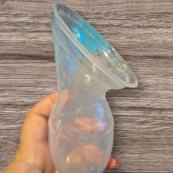 Haakaa Breast Pump And Breastpads