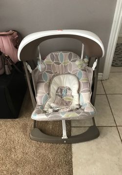 Fisher price swing/ vibrating chair