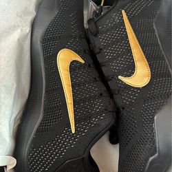 Kobe XI Fade To Black