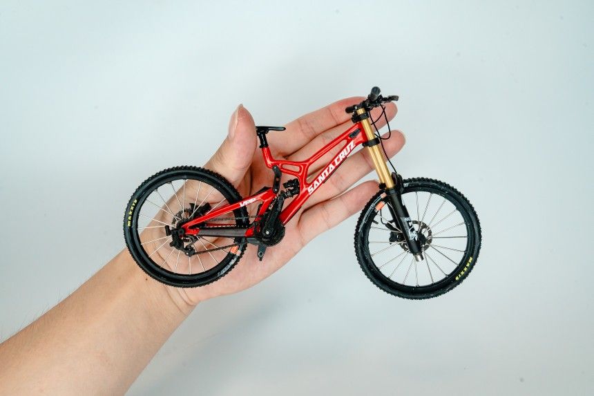 Custom Santa Cruz V10 Nomad MTB Bike Model 1:12 Scale(Ship within 7 days)