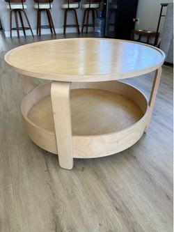 Round coffee table