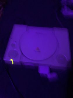 Original Sony PlayStation 1 Console w one controller.