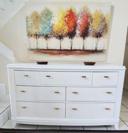 SOLID WOOD DRESSER LIKE NEW CONDITION DELIVERY AVAILABLE