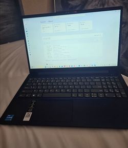 Lenovo IdeaPad Slim 3 Laptop Intel 82xb000wus