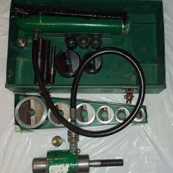 Greenlee 11 Ton Hydraulic Knockout Kit With Hand Pump And Slug Splitter (0.5”-2”)