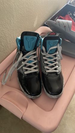 Men’s basketball shoes
