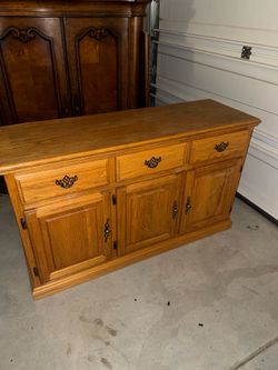 Solid Oak Buffet Cabinet / Sideboard with 3 Drawers & Storage