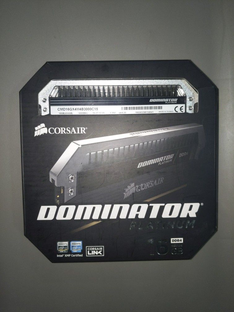 Corsair 16 GB DDR4 RAM Kit (4GBx4)