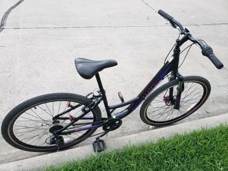 Schwinn 2024 700c adamson