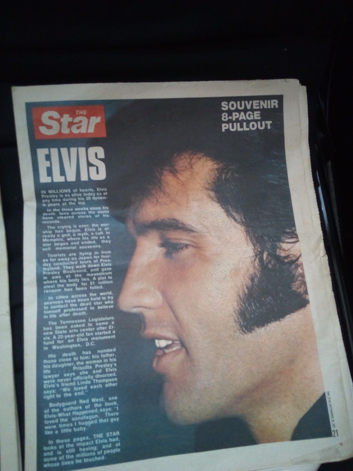 Vintage Elvis news papers