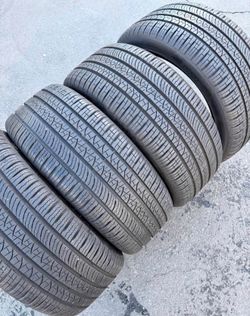 245/50/20 pirelli Selling a set of 4 tires in excellent condition 🫡