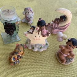 Six Decorative Ceramic Souvenirs  For Wall Units And China Cabinets Display