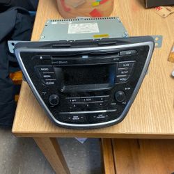 Hyundai Elantra Stereo 