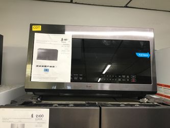 Black and white microwave oven/ 1 year warranty