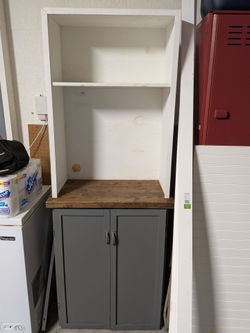 Two-tone Coffee Bar
