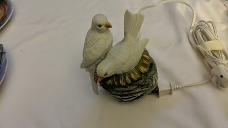 Small lovebird lamp