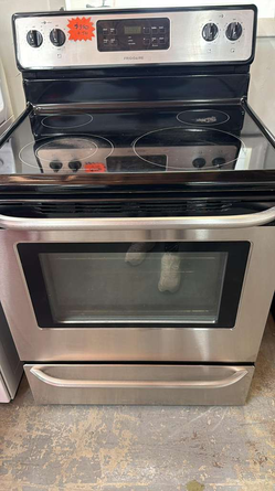 Frigidaire Electric Range – Stainless Glass Top, 30in