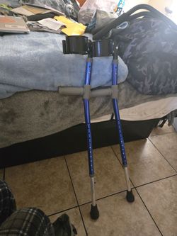YOUTH/KIDS FOREARM CRUTCHES UP TO 5FT 2INCHES