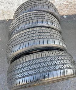 235/50/20 Bridgestone vendo un set de llantas usadas excelente condiciones de vida las 4 ✅🤩I am sel