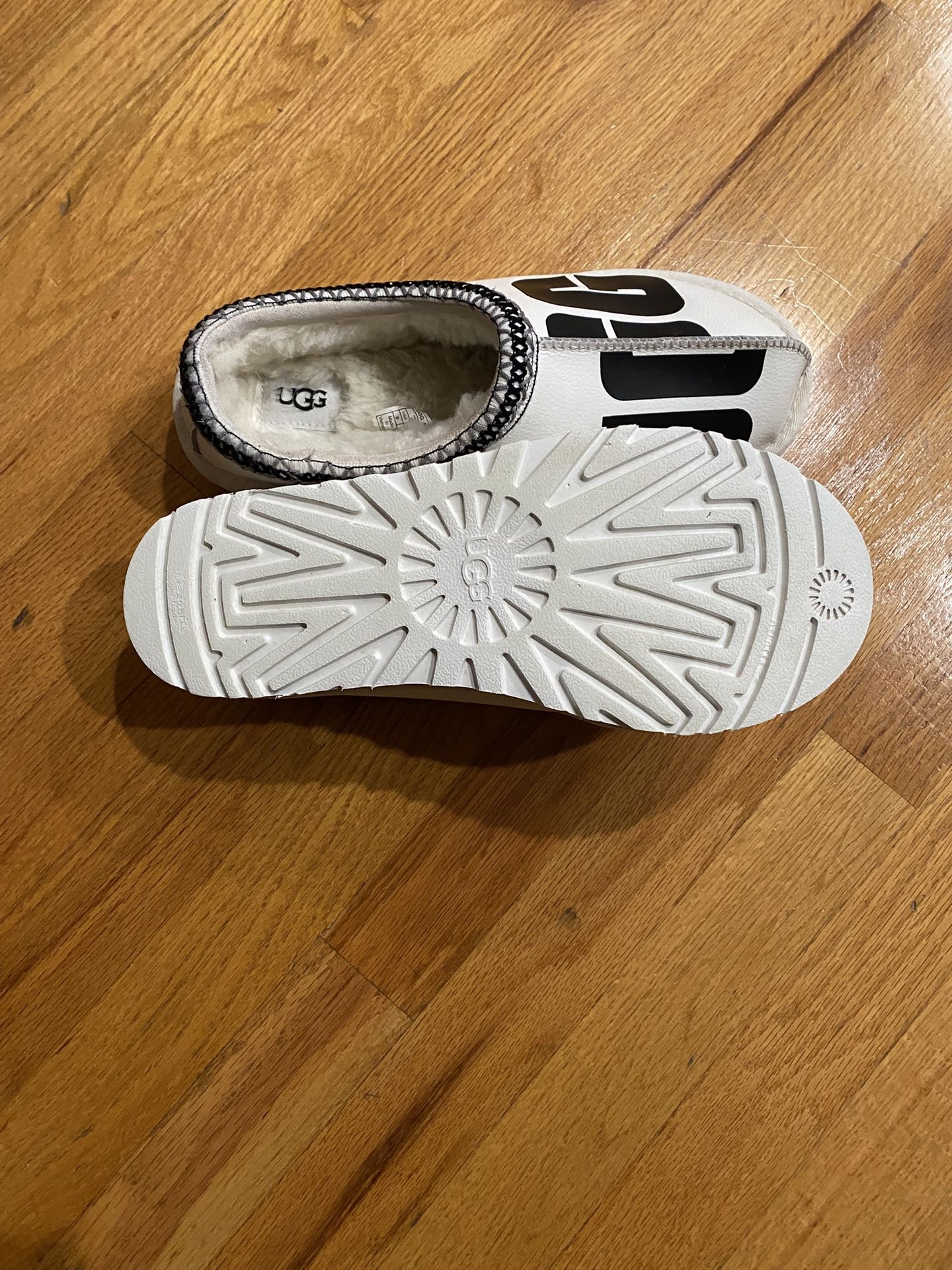 UGG
