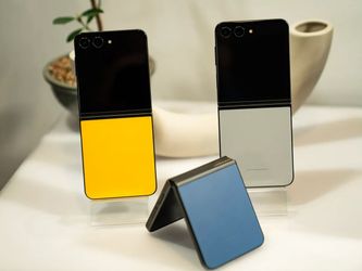 📱 Galaxy Z Flip 5 – Folding Phone, Flat Price! & $1 Today
