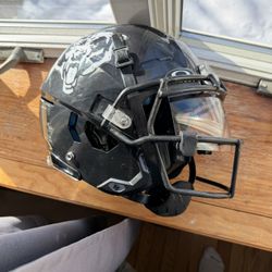 Youth Football F7 Helmet 