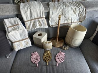 Pineapple Bathroom Decorations