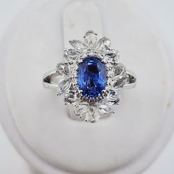 18k gold 1.65ct cornflower blue sapphire ring with 0.30ctw diamonds and rose cut white sapphire