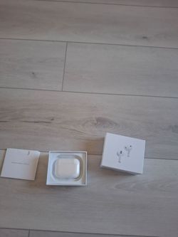 AIRPODS Pro 3 and Pro 2